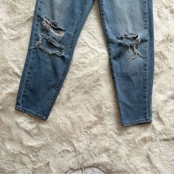 MELVILLE Brandy Melville ripped knee cropped jeans - Picture 2 of 9